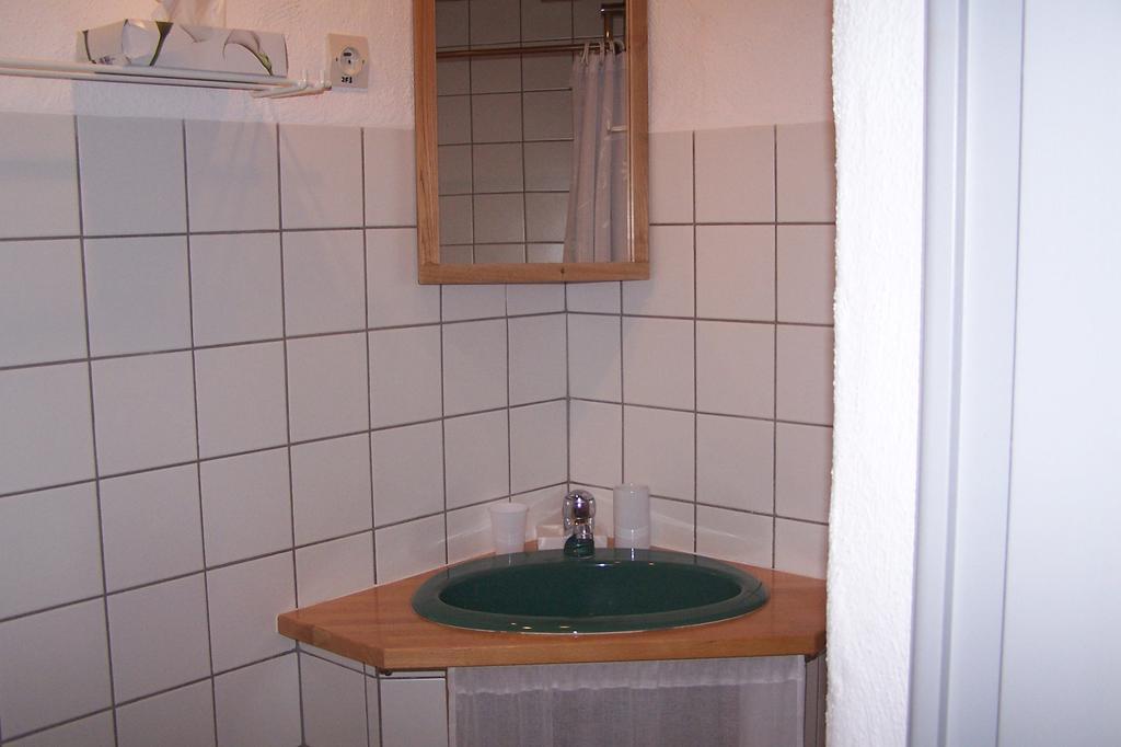 Salomony Chambre D'Hotes Marcols-les-Eaux Zimmer foto