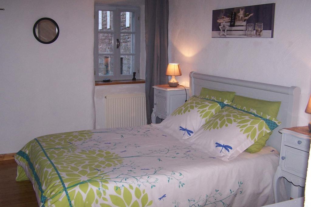 Salomony Chambre D'Hotes Marcols-les-Eaux Zimmer foto